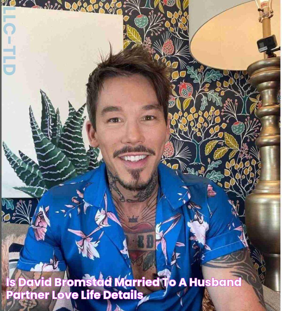 Is David Bromstad Married to a husband/partner? Love life Details