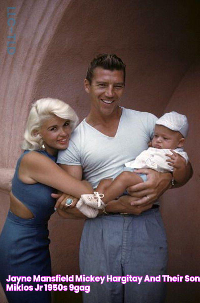 Jayne Mansfield, Mickey Hargitay and their son Miklos Jr, 1950s 9GAG