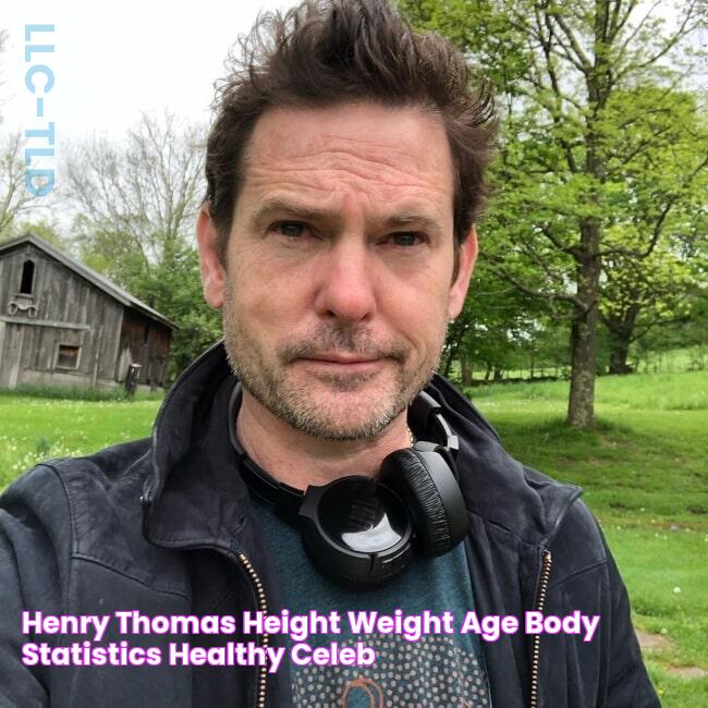 Henry Thomas Height, Weight, Age, Body Statistics Healthy Celeb