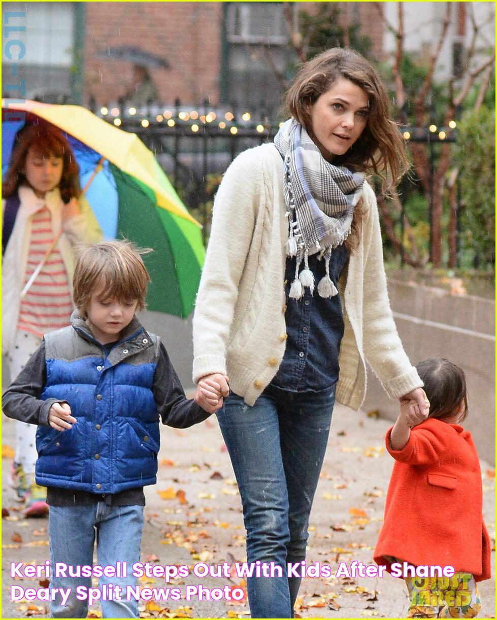 Keri Russell Steps Out with Kids After Shane Deary Split News Photo