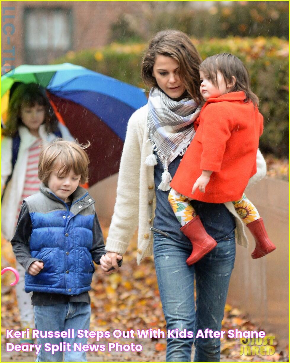 Keri Russell Steps Out with Kids After Shane Deary Split News Photo