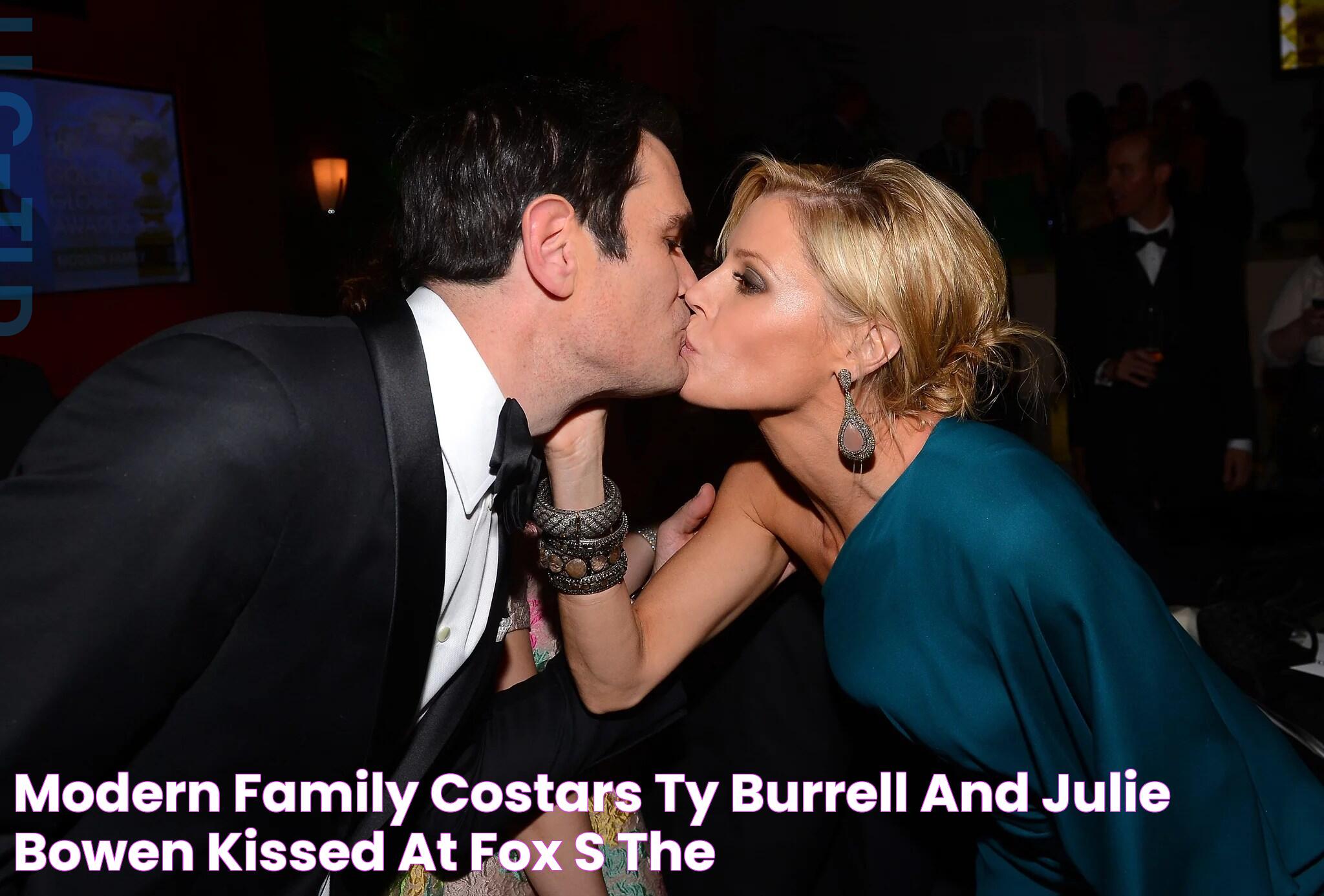 Modern Family costars Ty Burrell and Julie Bowen kissed at Fox's The