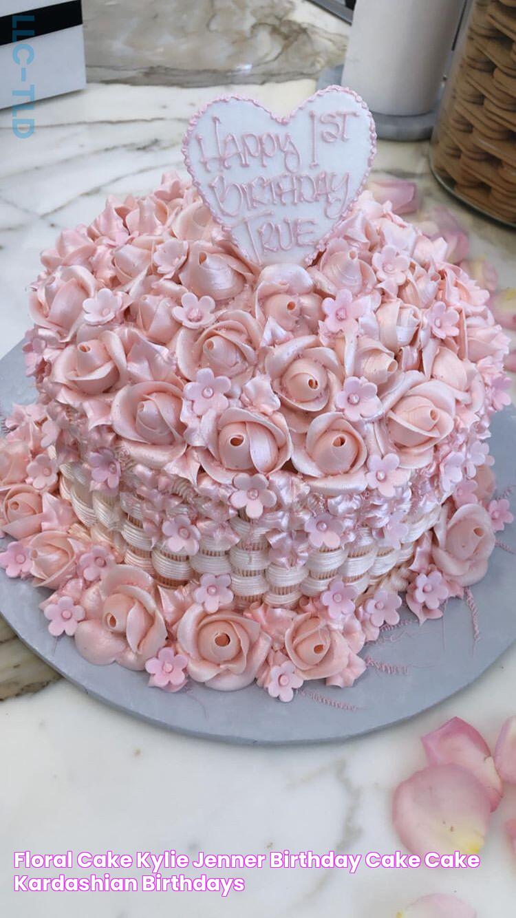 Floral cake Kylie jenner birthday cake, Cake, Kardashian birthdays