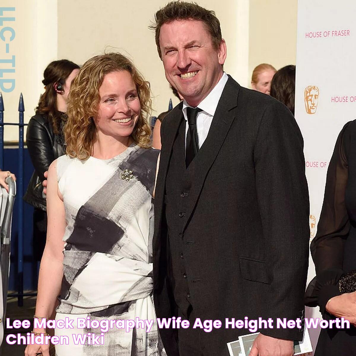 Lee Mack Biography Wife, Age, Height, Net Worth, Children, Wiki