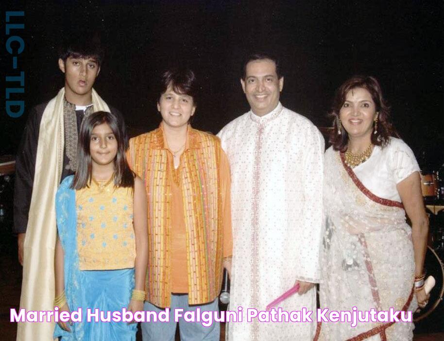 Meet Falguni Pathak's Husband: A Glimpse Into Their Love Story