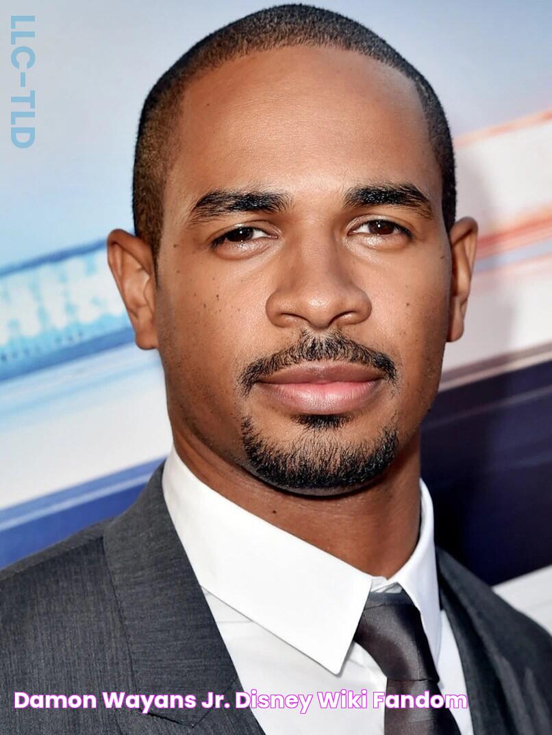 Damon Wayans Jr.: TheHilariousSon Of A Comedy Legend