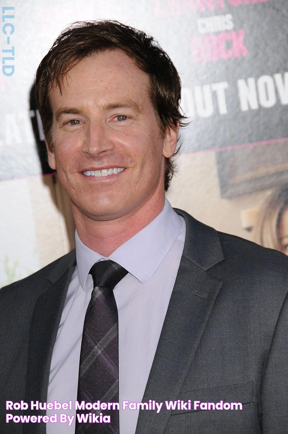 Rob Huebel Modern Family Wiki FANDOM powered by Wikia