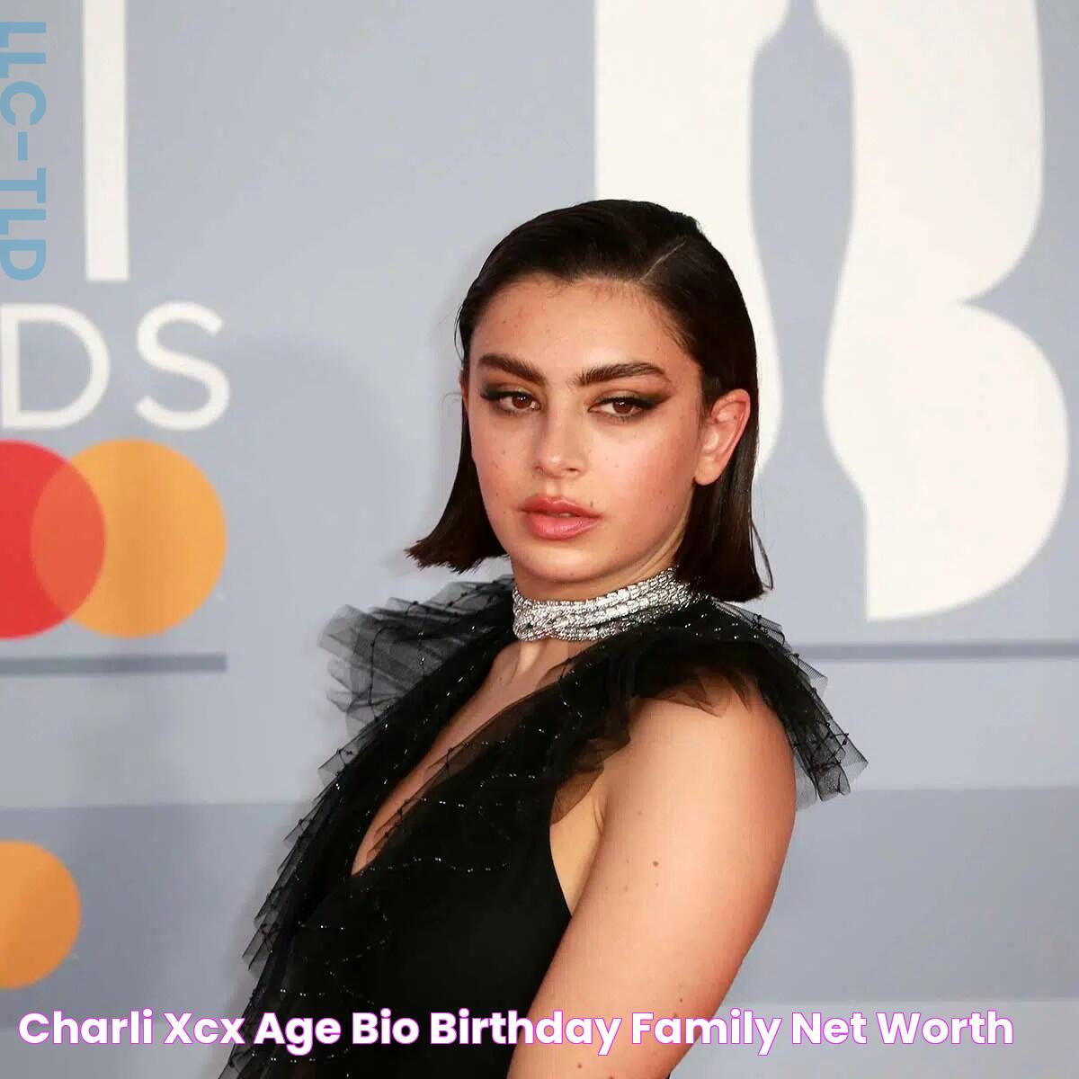 Charli XCX Age, Bio, Birthday, Family, Net Worth